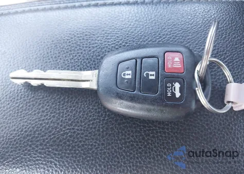 2015 Toyota Corolla S Plus z USA, uszkodzony, nr VIN 2T1BURHE9FC389673